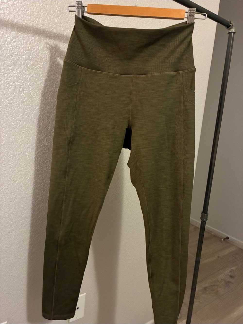 Prana Olive green Leggings WITH POCKETS! Size M